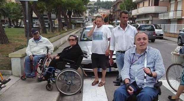 Scivoli inesistenti o impraticabili L'ira dei disabili su Porto San Giorgio