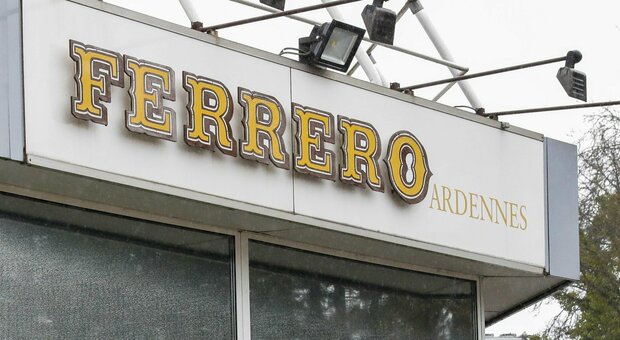 Salmonella, Ferrero ferma fabbrica in Belgio: ecco i prodotti a rischio. «Ma le Uova di Pasqua sono sicure»
