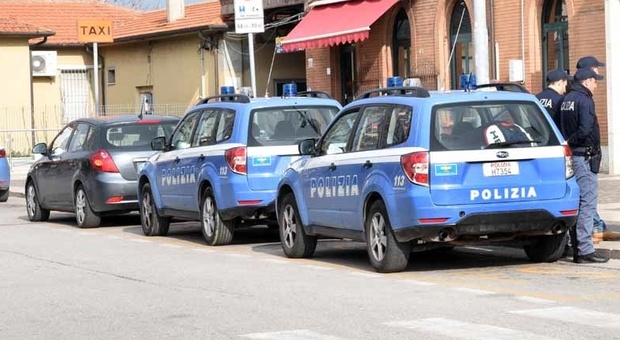 Ladri vandali scatenati alla stazione di Fano: danneggiate 12 auto, tra le vittime Micaela Vitri