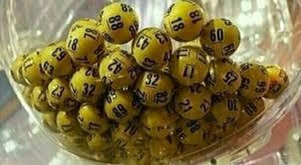 Lotto, SuperEnalotto (jackpot 136 milioni e 300mila euro), 10eLotto: estrazione di numeri e combinazione vincenti di oggi 8 gennaio 2022