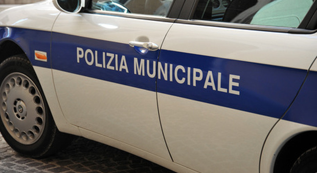 Messina, coppia sorpresa a fare sesso in pubblico: multa fino a 10 mila euro e daspo