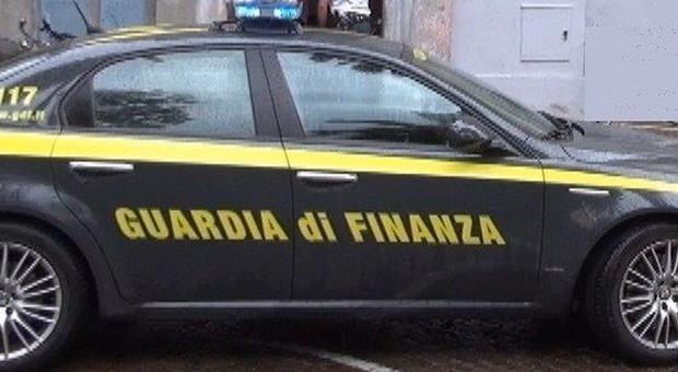 Evasione fiscale da 60 milioni, fatture gonfiate e riciclaggio: blitz della Finanza nelle Marche