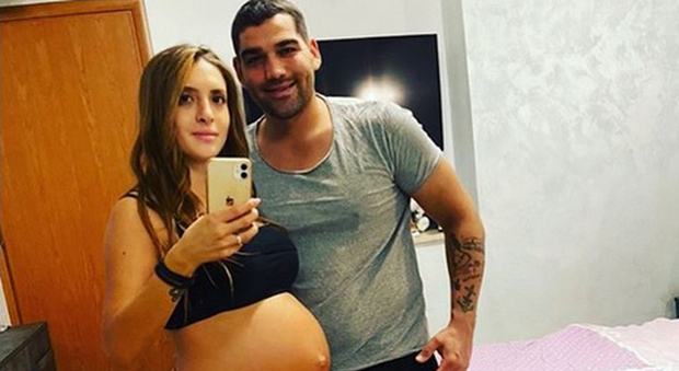 Nando Colelli e la fidanzata Sara Marcello sono diventati genitori del loro primo figlio, Riccardo (Instagram)