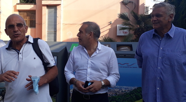 Il vicesindacoCapriotti con il sindaco Spazzafumo e il presidente della Picenambiente Rosetti