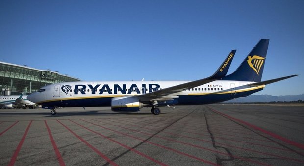 Ryanair sciopera: 21 studenti minorenni "bloccati" a Bruxelles. «Niente voli», l'ansia dei genitori