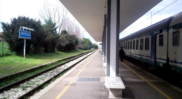 Una persona investita alla stazione di Cattolica: traffico verso Pesaro sospeso