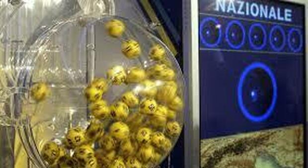 Lotto, SuperEnalotto (con un jackpot stellare), 10eLotto, Extra e Simbolotto: numeri e combinazione vincenti di oggi 21 dicembre