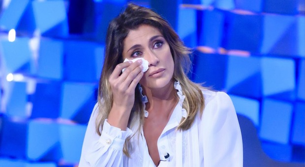 Elisa Isoardi in lacrime a Verissimo: «Ho vissuto un periodo difficile, non ci parlavamo più»