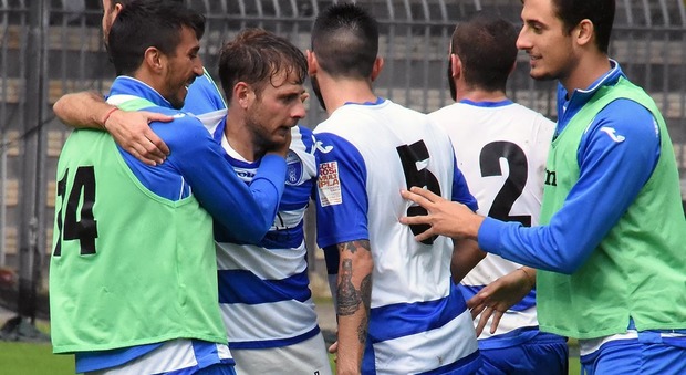 Emiliano Nicolas Forgione dopo il gol dell'1-1 in Monticelli-Civitanovese