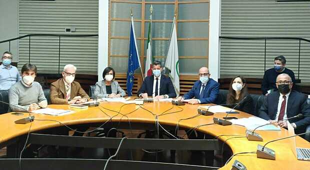 Il gruppo Pd in consiglio Regionale: al centro il capogruppo Maurizio Mangialardi