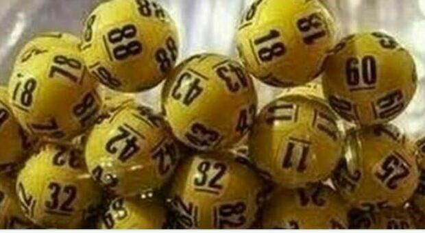 Lotto, SuperEnalotto (con un jackpot stellare), 10eLotto, Extra e Simbolotto: numeri e combinazione vincenti di oggi lunedì 3 gennaio 2022