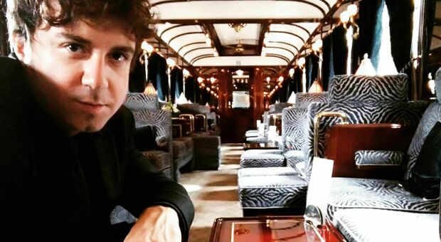 L'ostrense Luca Cerigioni con le sue note scandisce i lussuosi viaggi del Venice-Simplon Orient Express