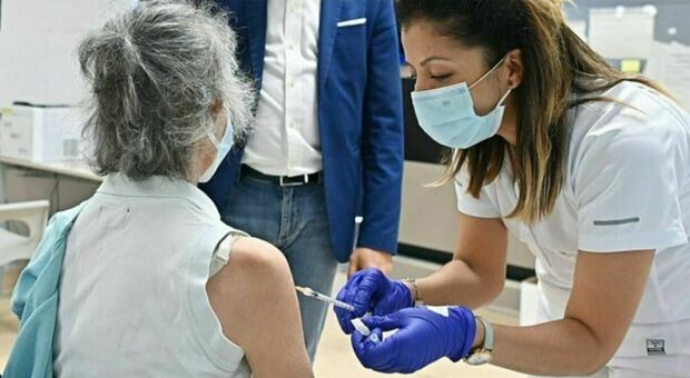 Influenza, vaccino disponibile (su base volontaria) nelle Marche dal 18 ottobre: ecco per chi è consigliato e a chi rivolgersi