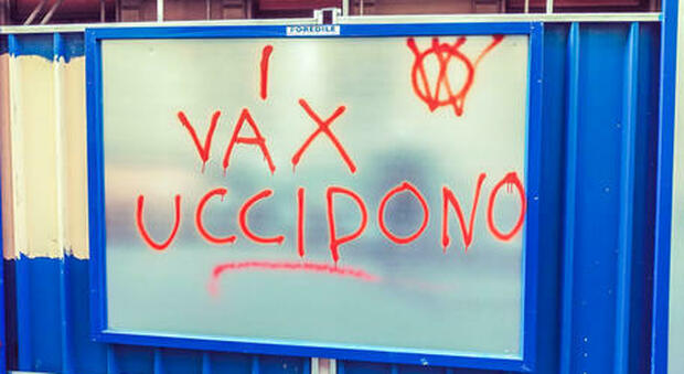 No vax, Facebook rimuove migliaia di account della rete 'V_V': «In Italia molestavano in squadra»