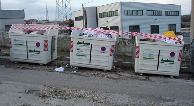 I cassonetti dei rifiuti di AnconaAmbiente
