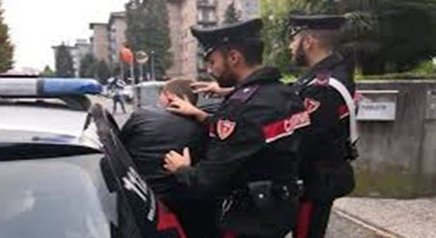 Maltrattamenti in famiglia, 42enne rintracciato nel centro storico di Ancona dai carabinieri - Corriere Adriatico