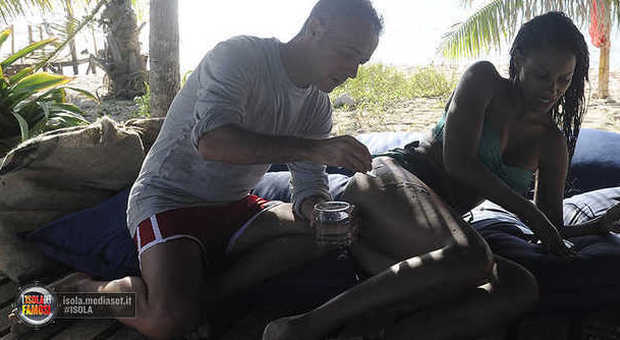 Isola: Alex Belli, Diaco e Fanny si godono il lusso di Playa Bonita