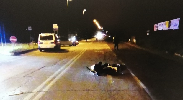 Anziano in auto a Cuccurano non dà la precedenza e urta scooter: ragazzo striscia sull'asfalto per 26 metri