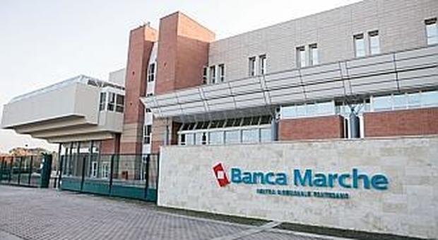 Per la vendita di Banca Marche e degli altri tre istituti proroga in vista