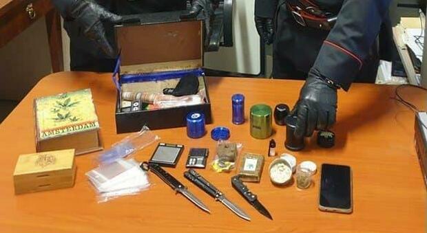 Senigallia, via vai sospetto sotto casa: 21enne arrestato per spaccio di hashish e droghe chimiche