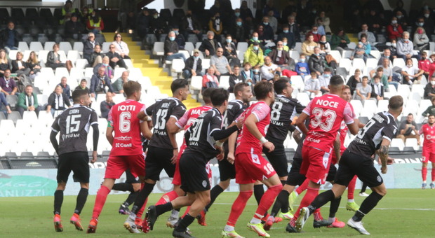 Un'immagine di Cesena-Ancona dell'andata: finì 2-0, era il 10 ottobre