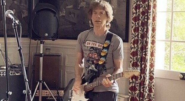 Mick Jagger in Sicilia: il leader dei Rolling Stones si è trasferito sull'isola dall'estate scorsa