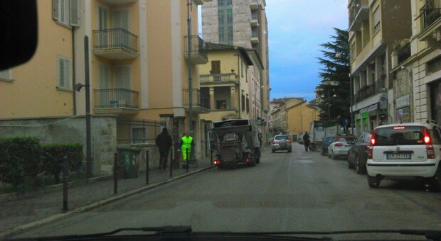 Ascoli, via le barriere architettoniche: marciapiedi a misura di carrozzine in via Angelini