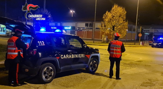 Controlli notturni dei carabinieri