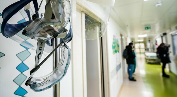 Epatite acuta pediatrica, l'Oms: «Un bimbo morto e 17 trapianti in 12 Paesi del mondo»