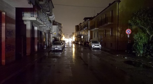 San Benedetto, ancora un black-out: il centro città piomba di nuovo nel buio