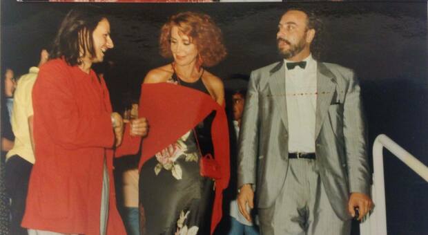 Addio al parrucchiere delle dive: è morto Rolando Baldassarri, negli Anni '80 frequentava il jet set internazionale