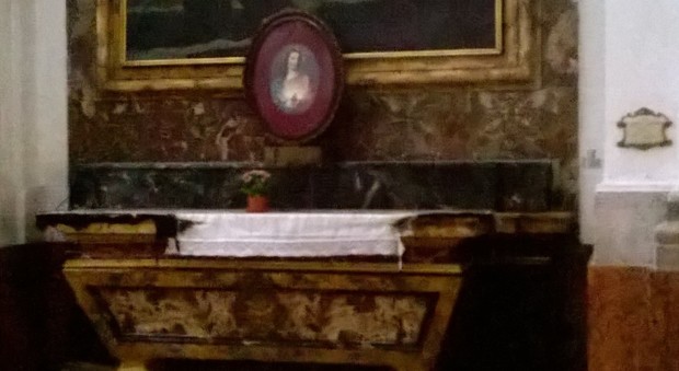 Ancona, brucia l’altare al Sacramento Un mese fa blitz identico a Varano