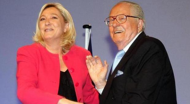 Il cane di Jean-Marie Le Pen sbrana la gattina della figlia