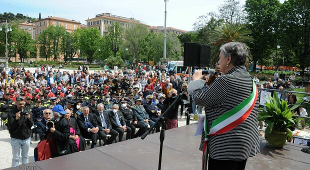 La cerimonia dei Ciriachini in piazza Cavour