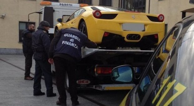 Imprenditore non pagava l'Iva Sequestrata la Ferrari da 250mila euro