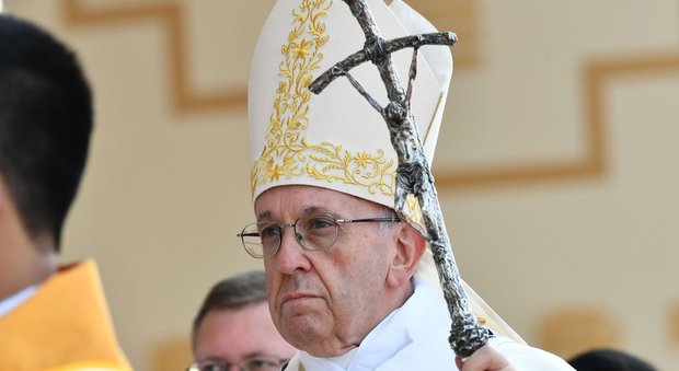 Papa Francesco nella bufera per avere offeso le vittime della pedofilia