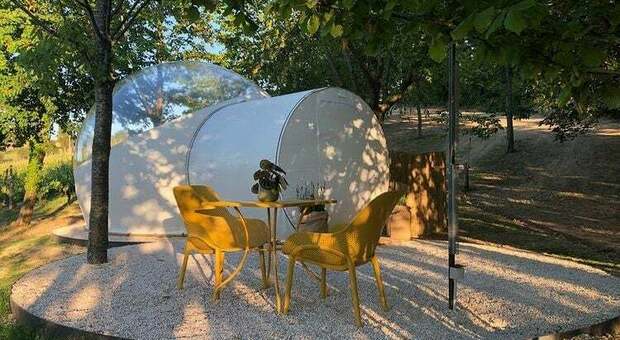 La bubble room a Corinaldo si chiama "La bolla del borgo"