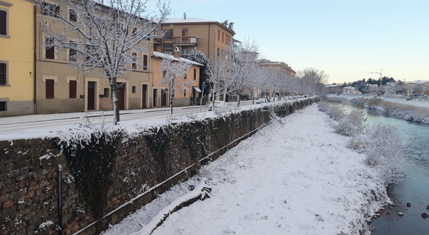 Umbria, maltempo scatta l'allerta neve: scuole chiuse in provincia di Perugia, ecco dove