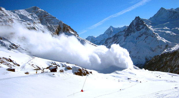 Aosta, valanga travolge 4 scialpinisti: un morto, feriti gli altri