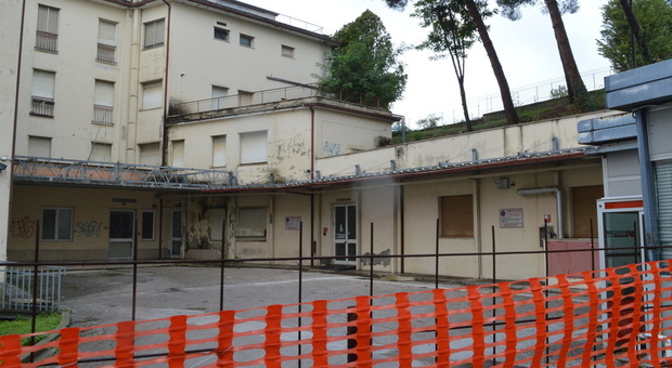 L'ingresso dell'ex ospedale cardiologico Lancisi