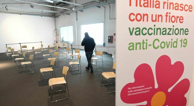 Terza dose vaccino, Ema: «È sicura, ma decisione spetta alle autorità nazionali»