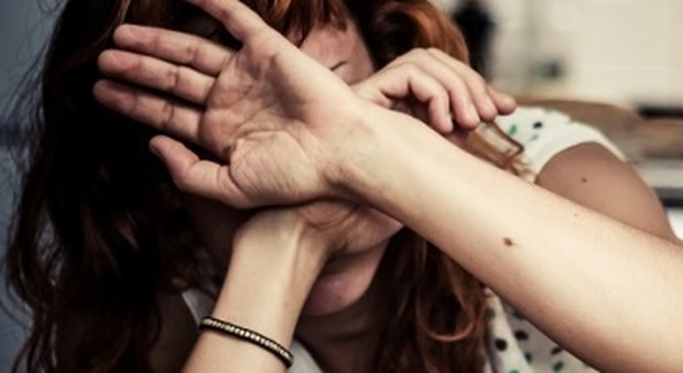 Pesaro, violenza sessuale su una ragazzina, nega tutto: «Era consenziente e non sapevo fosse minorenne»