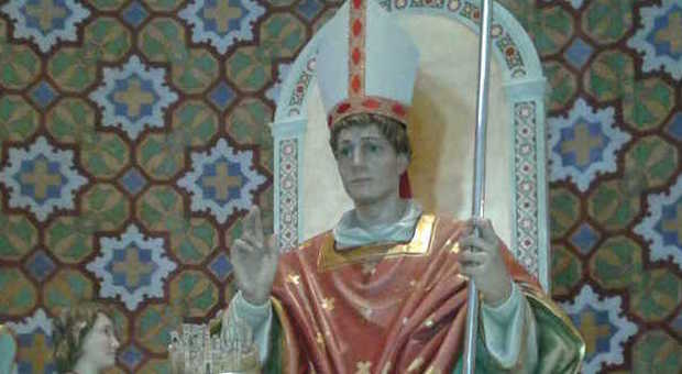 Ascoli, Sant'Emidio seduto La nuova statua ​in onore del patrono