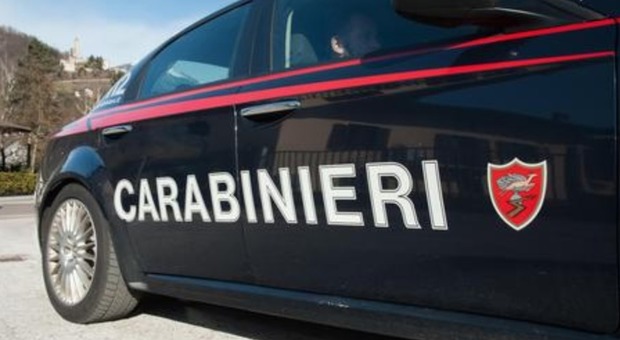 Rapina in villa, bimba di undici anni chiama i carabinieri: uno dei due ladri viene bloccato