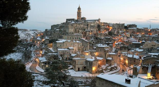 Neve in Toscana: auto bloccate Allerta per domani in Umbria e Abruzzo