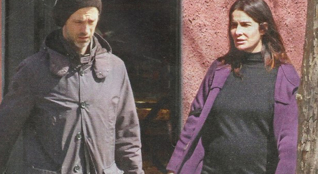 Kim Rossi Stuart e Ilaria Spada incinta (Foto: Nuovo)