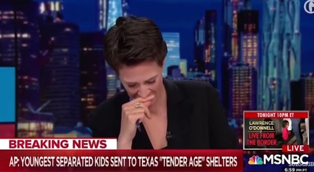 Usa, giornalista legge in diretta la notizia dei bimbi messicani in gabbia e scoppia in lacrime