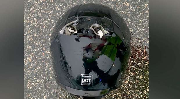 Il casco, nella foto della Florida Highway Patrol