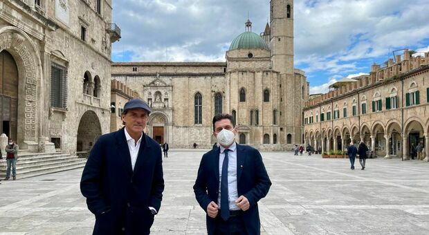 Il Ct Roberto Mancini con il sindaco Marco Fioravanti