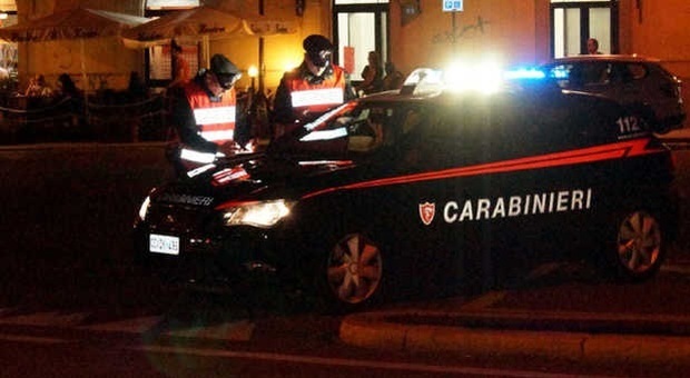 Pesaro, nervi tesi fuori dai locali: i carabinieri intervengono per due risse